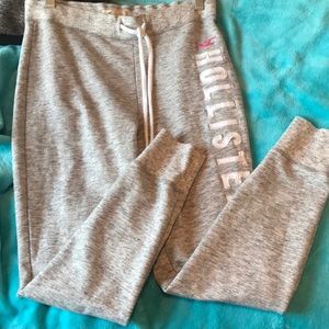 Gray sweatpants w/ Hollister logo on pant leg🥀